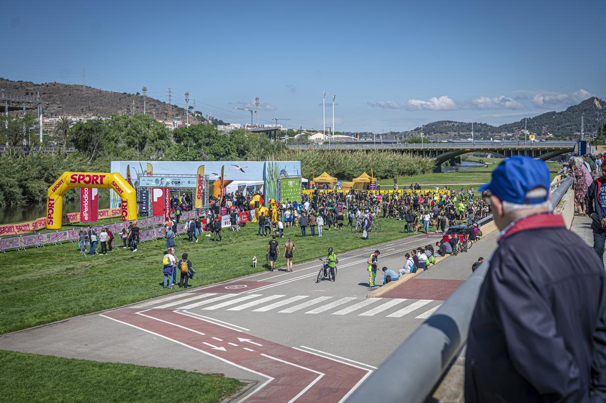 CAN WE RUN BARCELONA. La carrera organizada por Prensa Ibérica y El Periódico de Catalunya con la colaboración de Sport ,  donde las personas y sus mascotas perrunas corren en familia