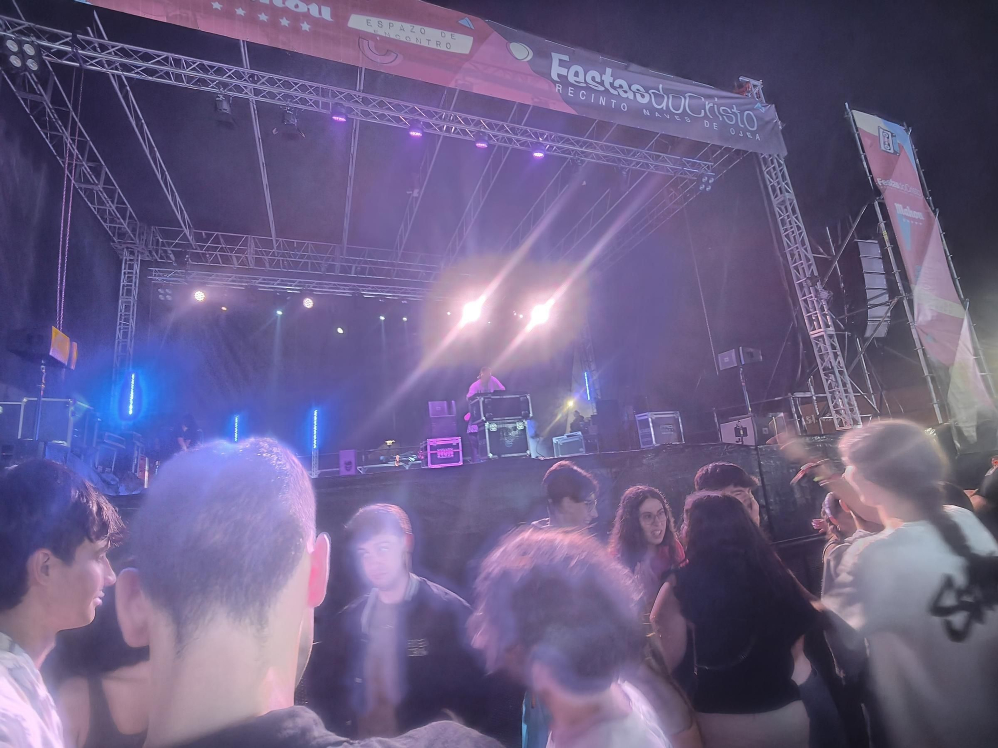 Dj Michi triunfa en el inicio de las Festas do Cristo de Cangas