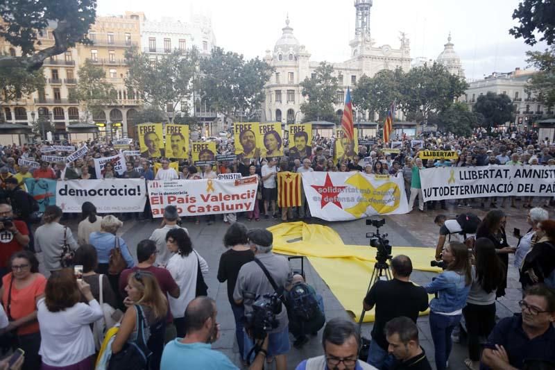 Concentración en València contra la sentencia del 'procés'