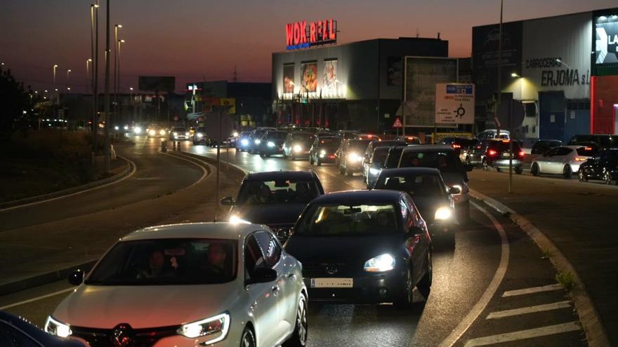 Vídeo | Colapso de tráfico en Castelló: congestión en la rotonda de la Salera