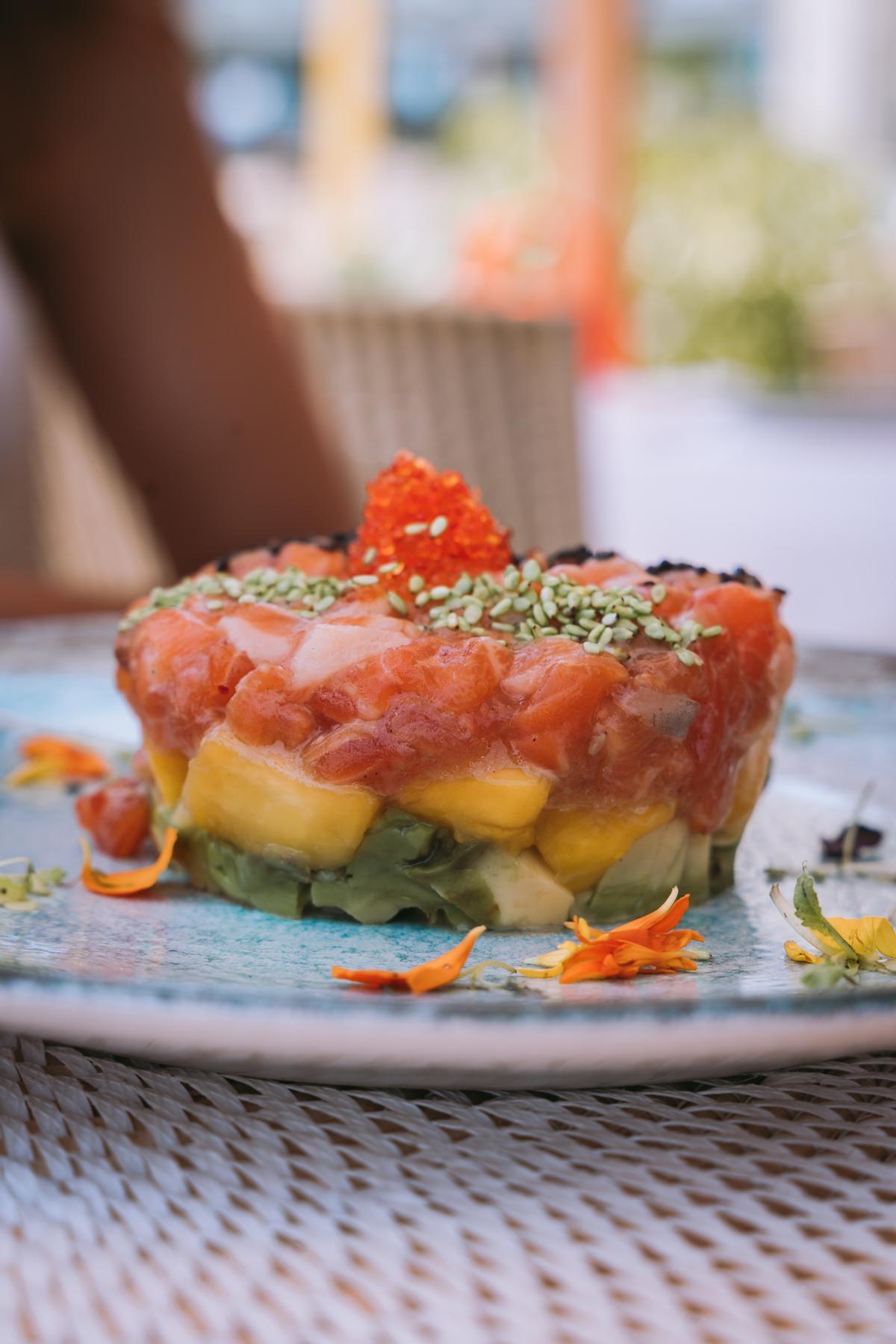 La carta de Calerta Beach es esencialmente marinera con pescados y mariscos, sobre todo de la zona de Cádiz