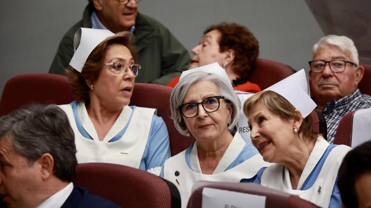 Enfermeras con el traje clásico durante el acto de 50 aniversario de la Arrixaca.