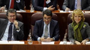 Febrero de 2009, Pleno de la Asamblea de Madrid. En la foto, Francisco Granados, Ignacio González y Esperanza Aguirre.