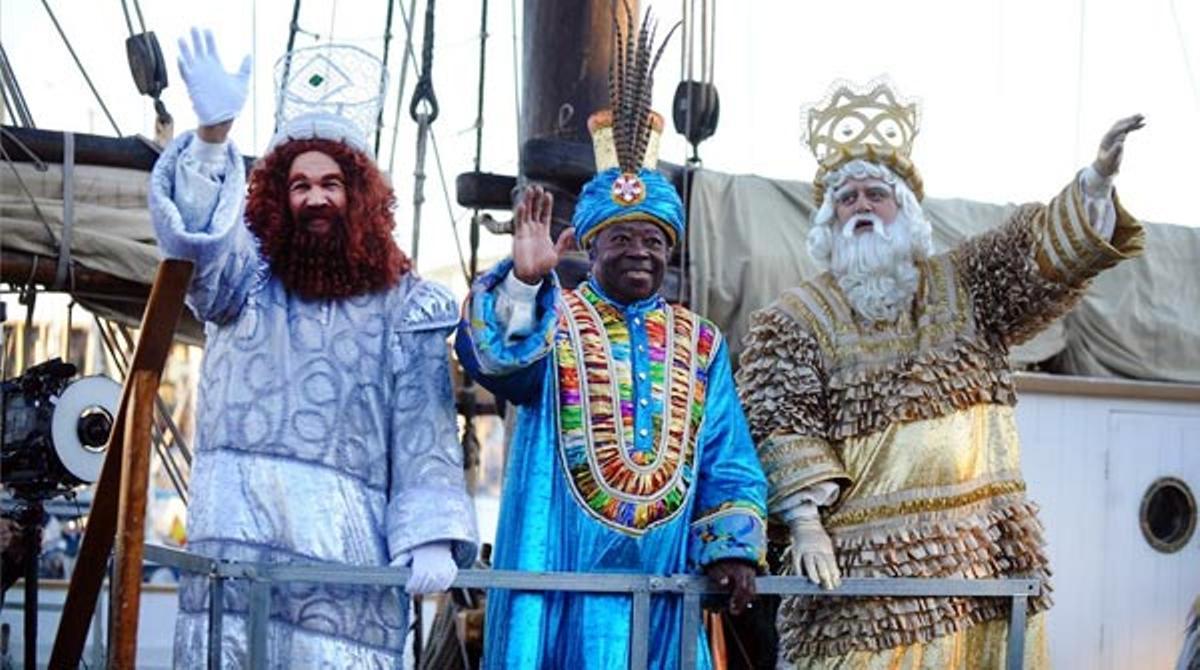 Ses Majestats d’Orient han arribat aquest dissabte al Moll de la Fusta a bord del pailebot ’Santa Eulàlia’.