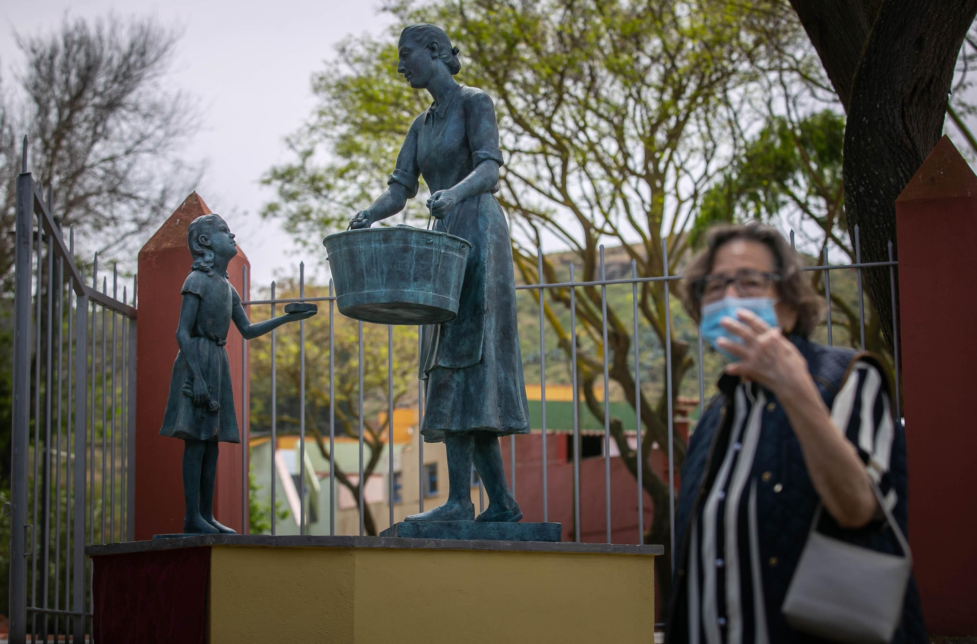 Inauguración de la escultura de La Lavandera