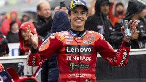 Marc Márquez celebra, hoy, en Sachsenring (Alemania), su pole position número 101 en el Mundial.