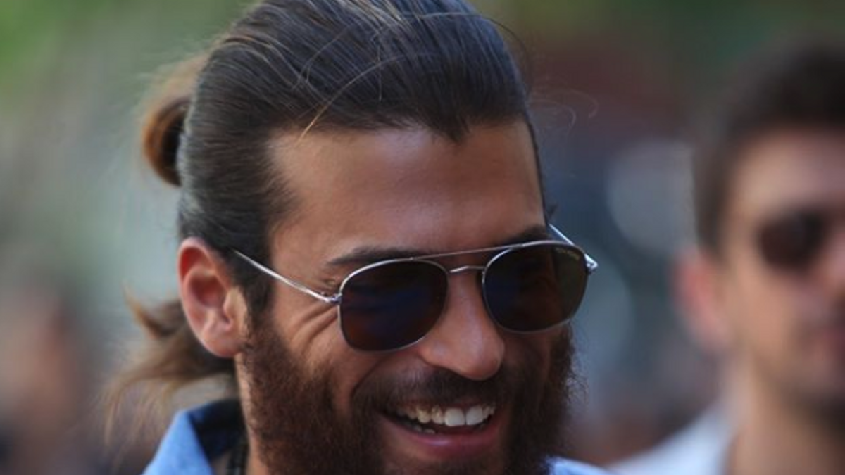 Can Yaman en una foto de Instagram