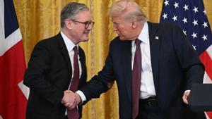 Trump i Starmer acosten postures sobre les garanties de seguretat a Kíiv