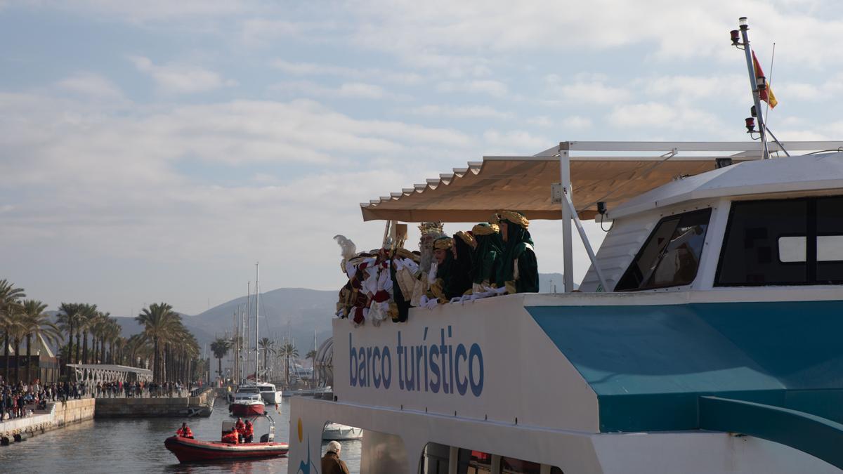 Los Reyes Magos desembarcan en Cartagena