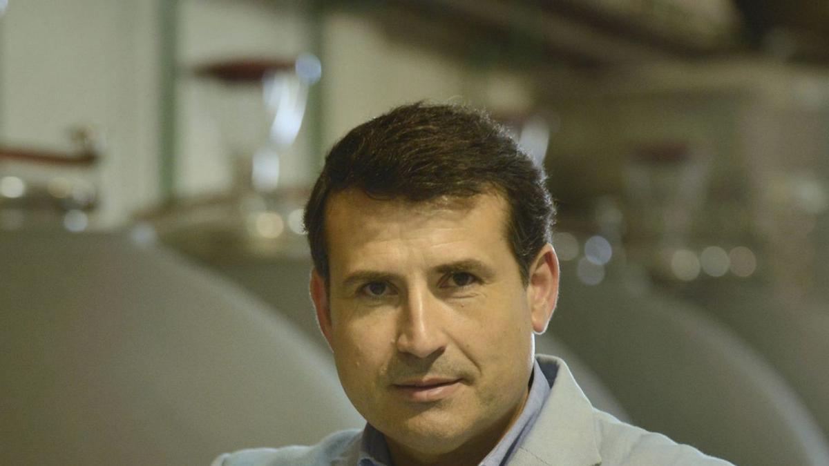 Pablo Ossorio en la bodega
Hispano+Suizas de Requena.