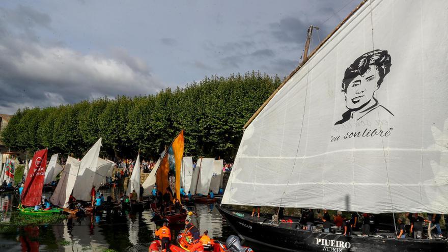 A vela tradicional remonta o Ulla e o Sar para lembrar a figura de Rosalía de Castro