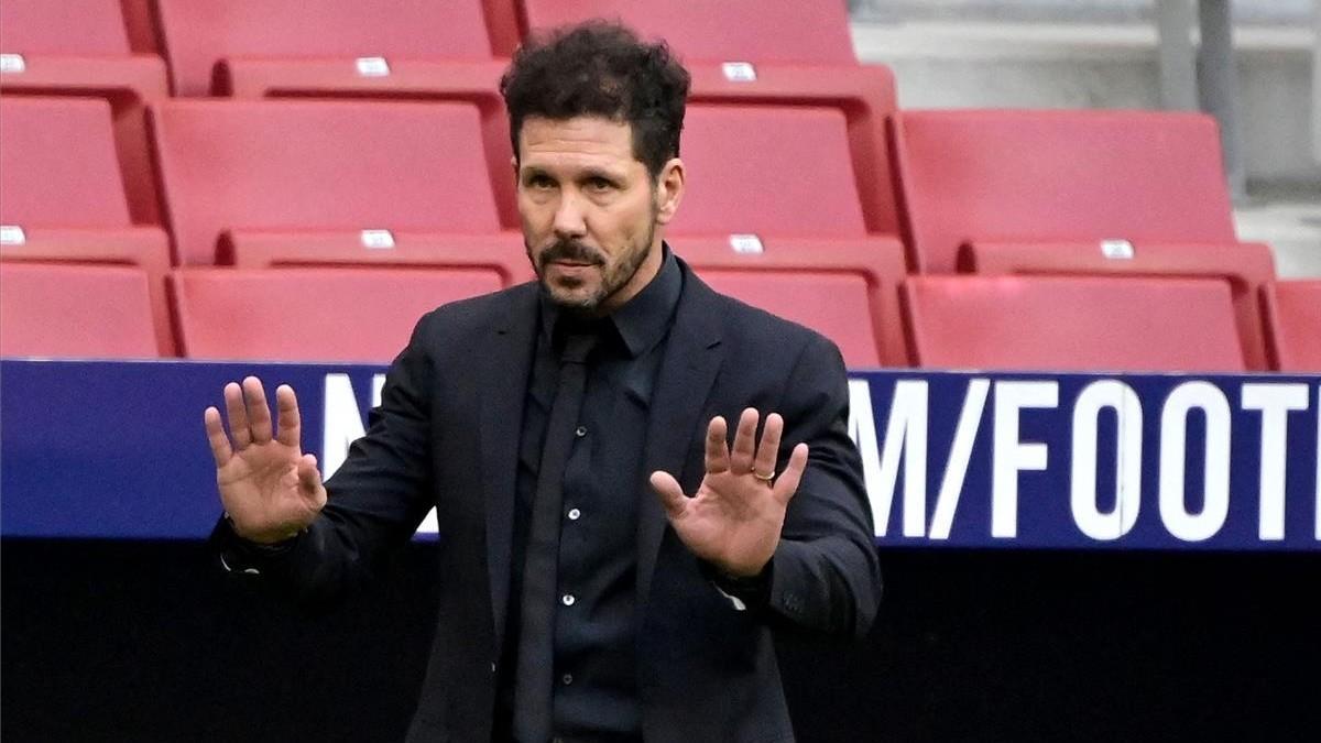 Simeone, durante el partido ante el Real Madrid