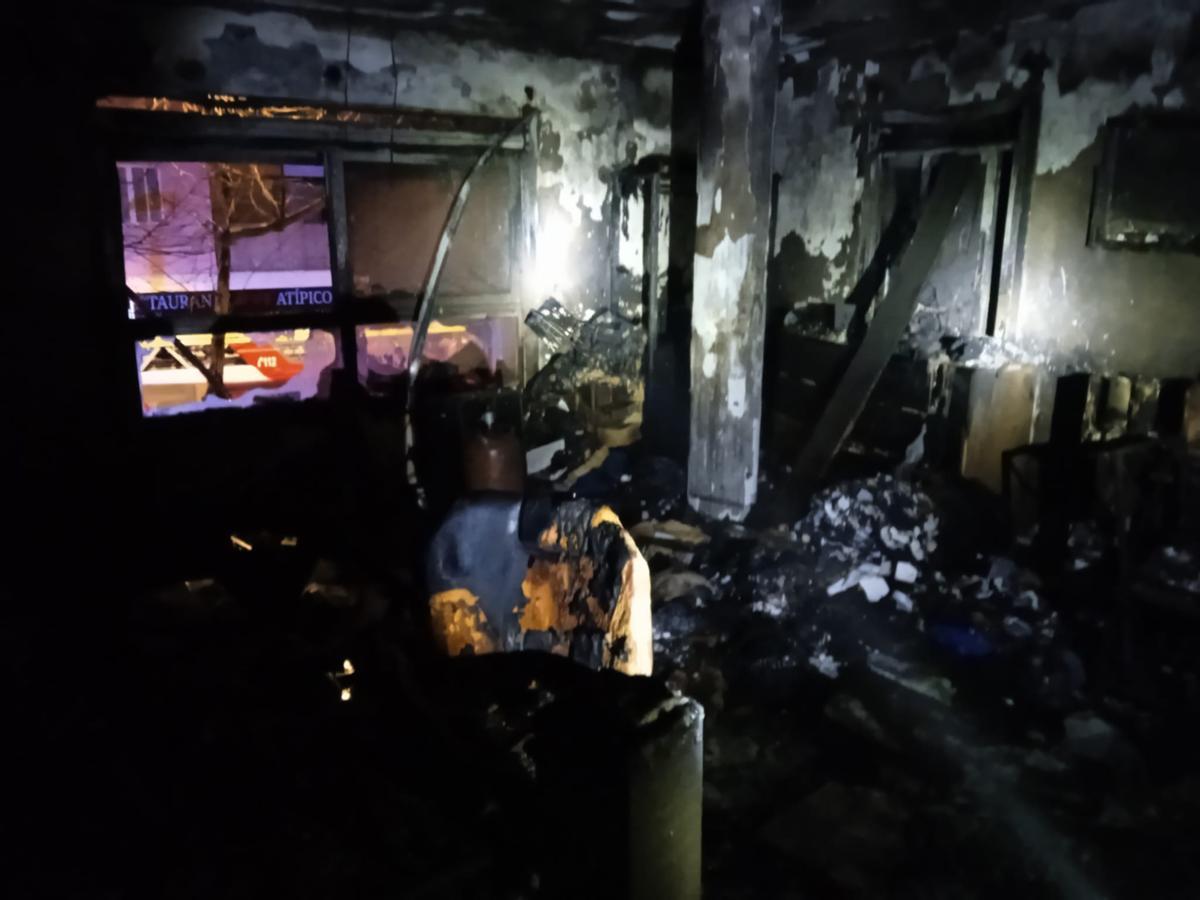 El interior de la casa ha quedado arrasado por el fuego.