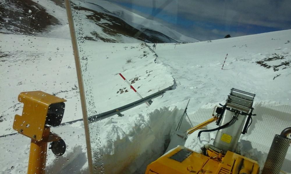 Muntanyes de neu al Coll de la Creueta