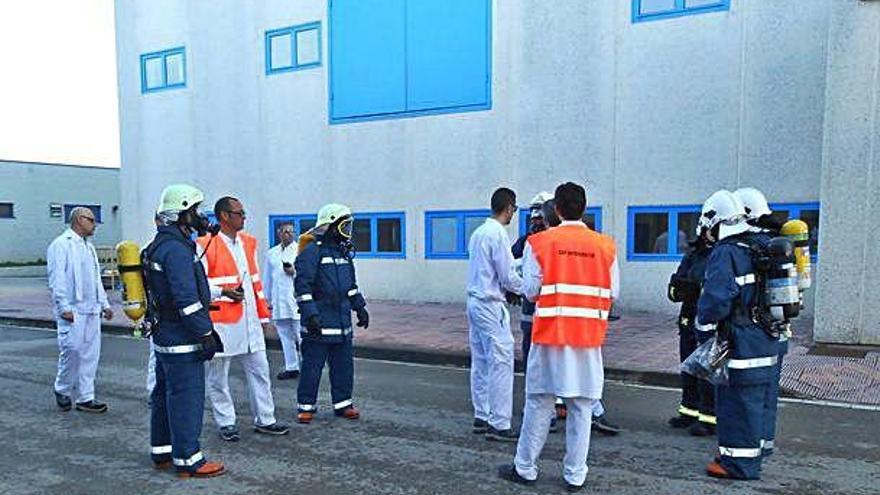 Algunes de les persones que van participar en el simulacre.