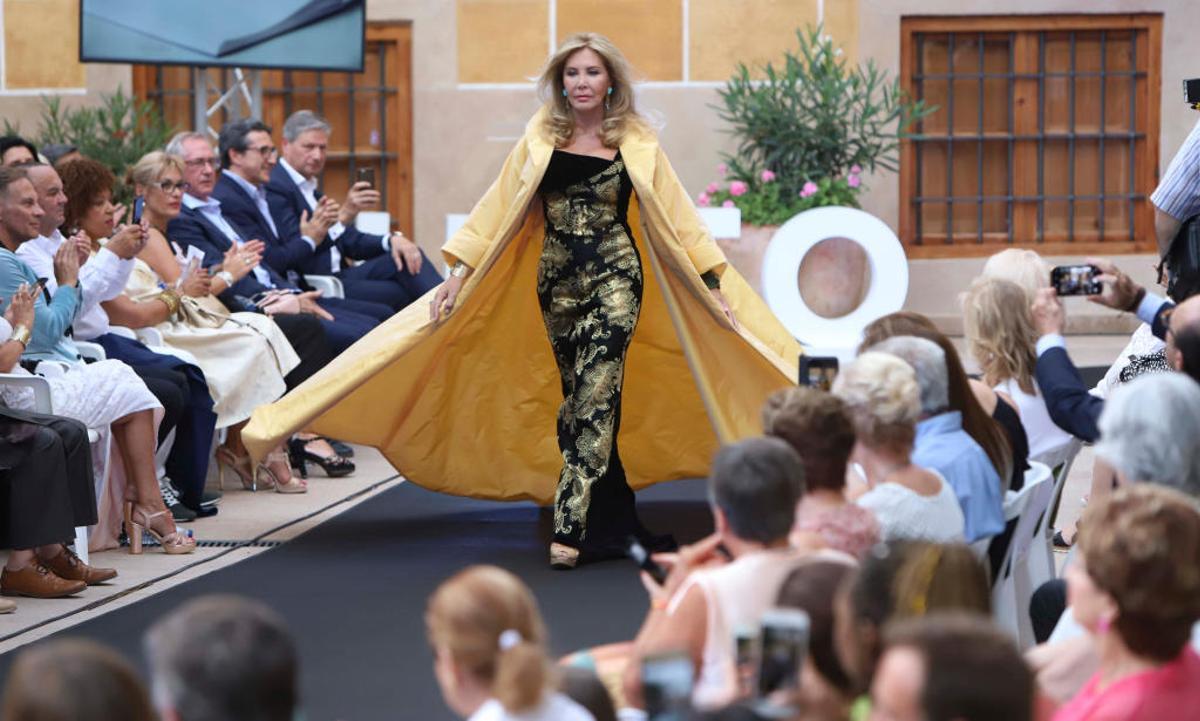 Norma Duval, se viste con seda valenciana