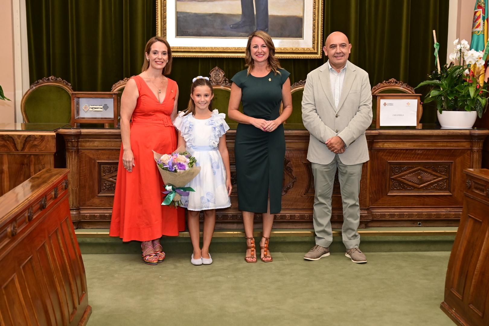 Galería de fotos: Clara Sanz Sobrino y Ana Colón Sastriques, reina y reina infantil de las fiestas de Castelló 2026
