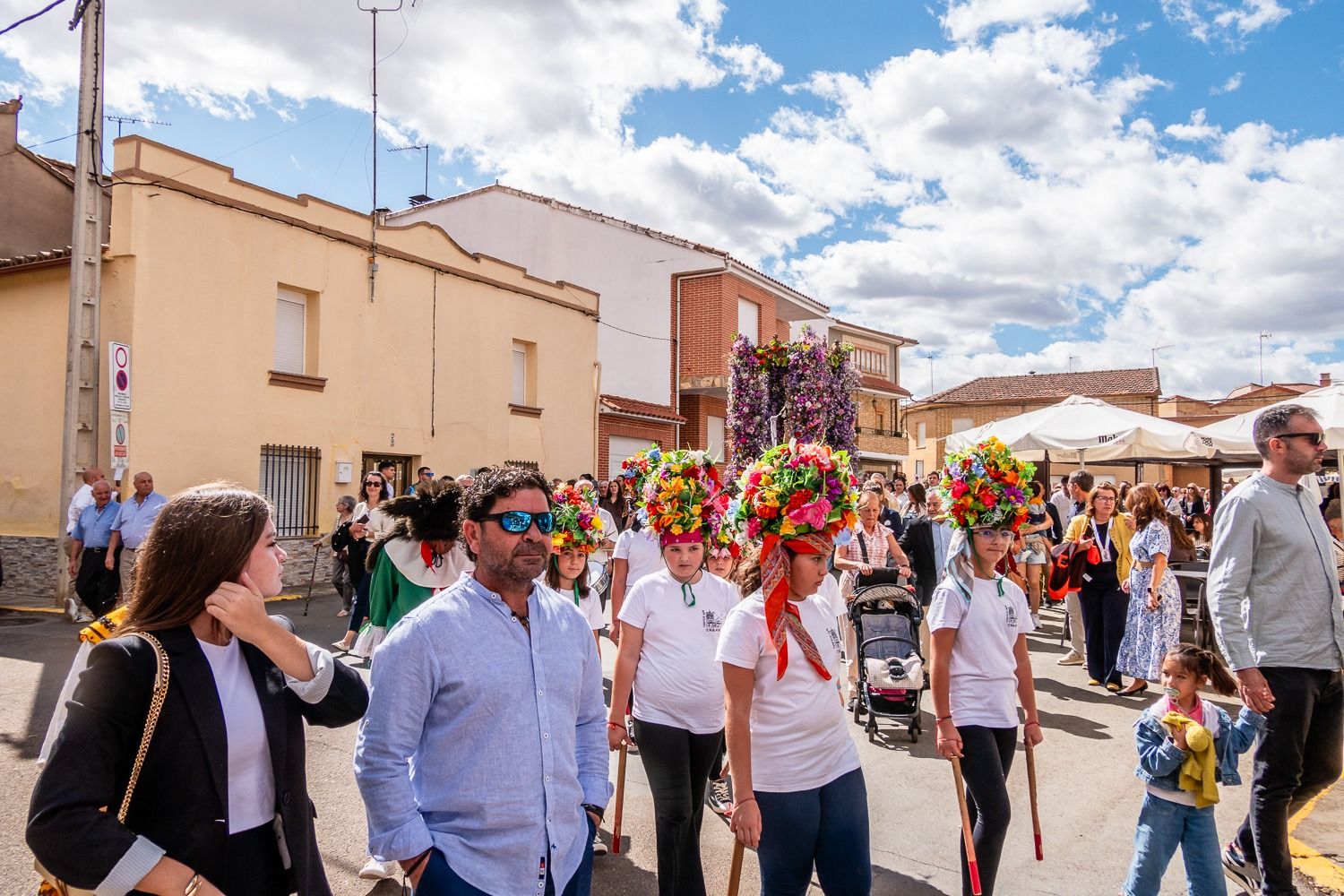 Tábara festeja la Virgen del Camrne más femenina