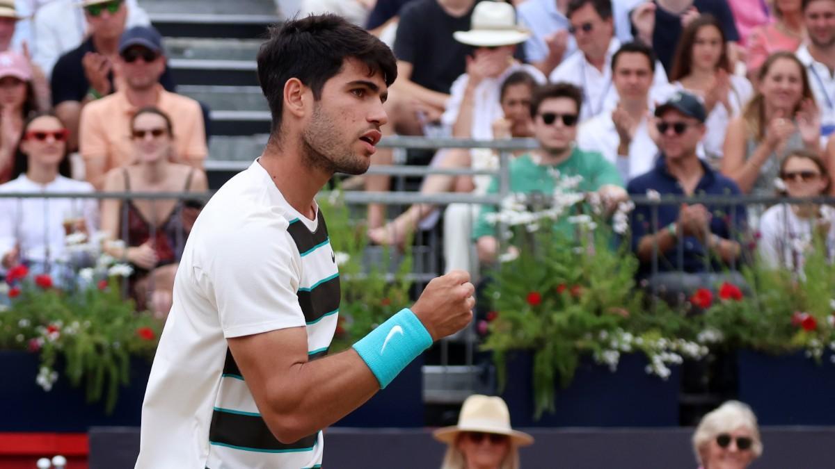 Alcaraz celebra un punto