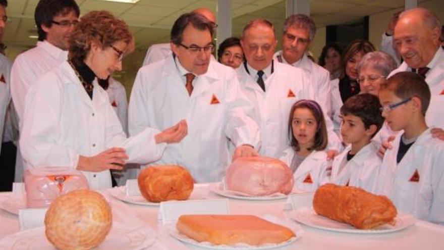 Artur Mas durant la visita a l&#039;empresa Metalquimia de Girona