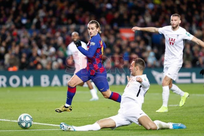 Las imágenes del partido entre el FC Barcelona y el Granada de LaLiga Santander disputado en el Camp Nou, Barcelona.