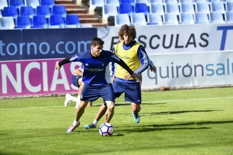 Entrenamiento a puerta abierta del Real Zaragoza en La Romareda