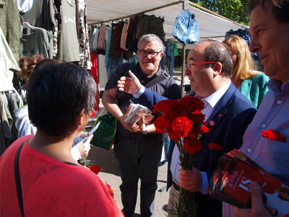 Iceta visita el mercat de la Font de Manresa