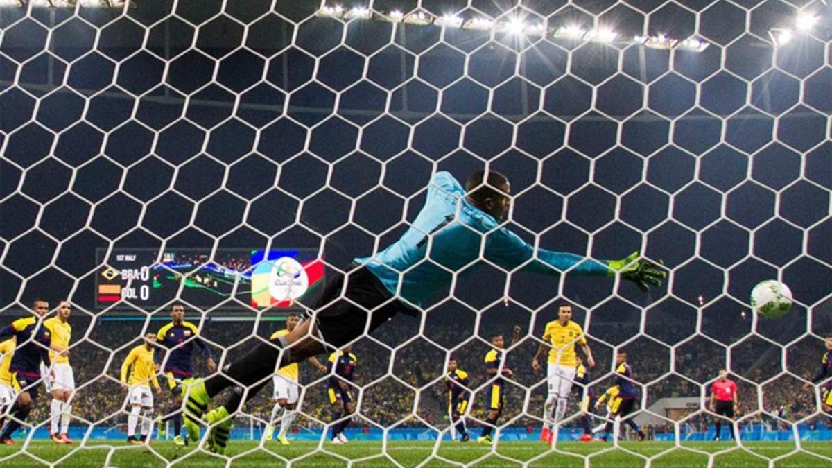 Neymar encontró de nuevo el camino del gol con Brasil