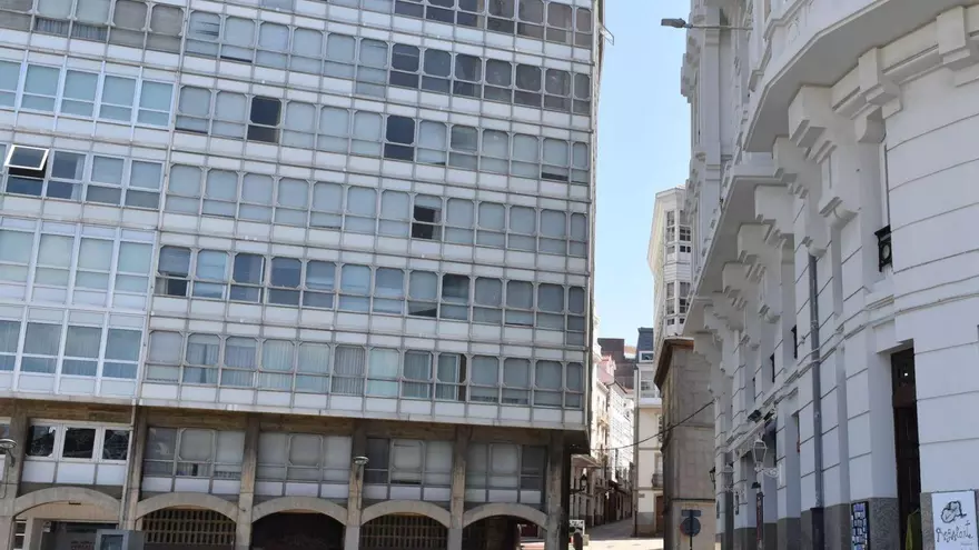 Las Inmaculadas venden su edificio de Puerta Real al empresario José Souto