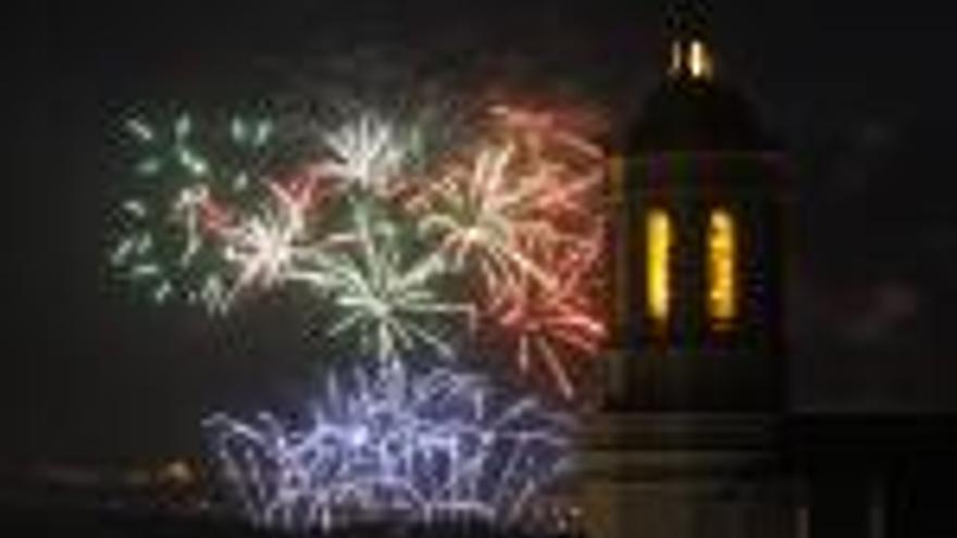 Girona salda el «deute» de Fires amb l&#039;inèdit castell de focs  de Sant Jordi