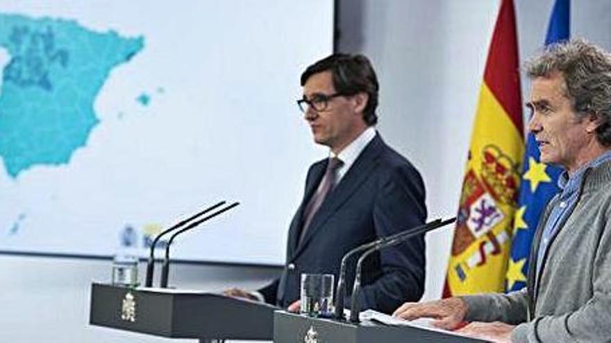 Salvador Illa y Fernando Simón durante la rueda de prensa.