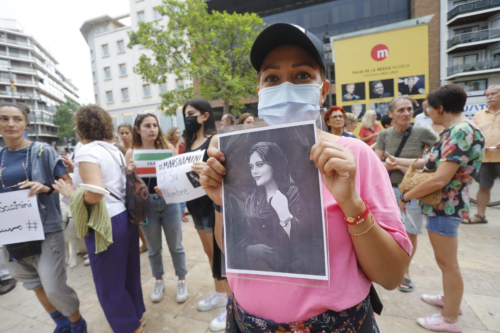 Concentración en València contra el asesinato de Masha Amini.