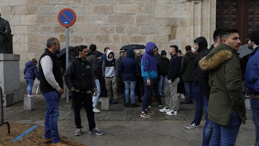 La lluvia impide el traslado de los pasos a sus &quot;hogares&quot; en Zamora