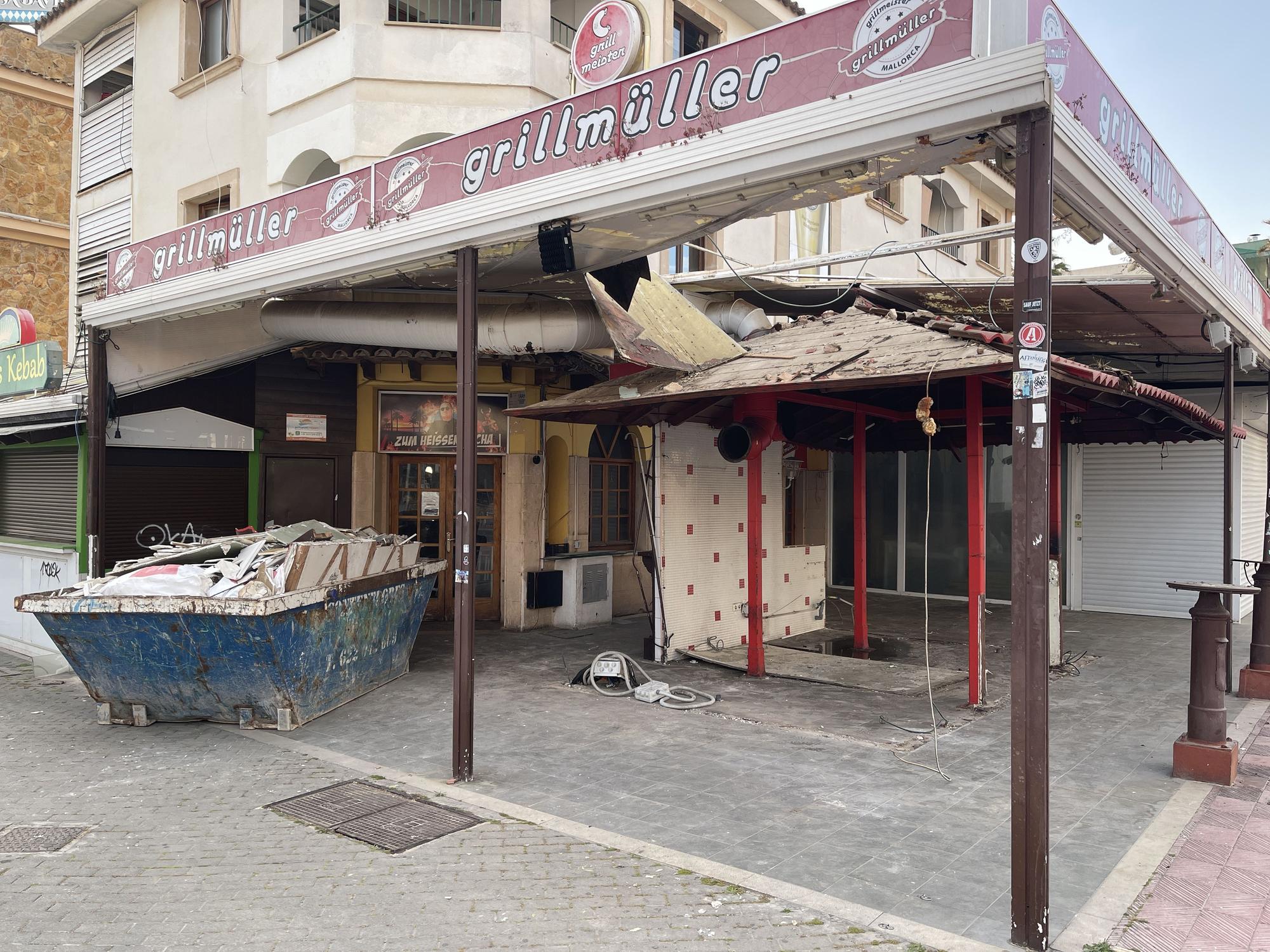 Melanie Müllers Bratwurst-Bude "Grillmüller" an der Playa de Palma auf Mallorca wird abgerissen