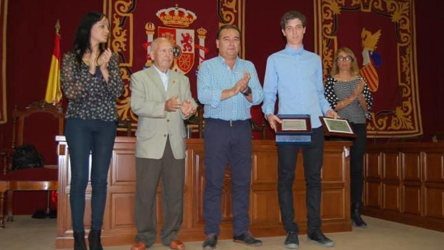 Almoradí homenajea al ciclista Alejandro Gómiz