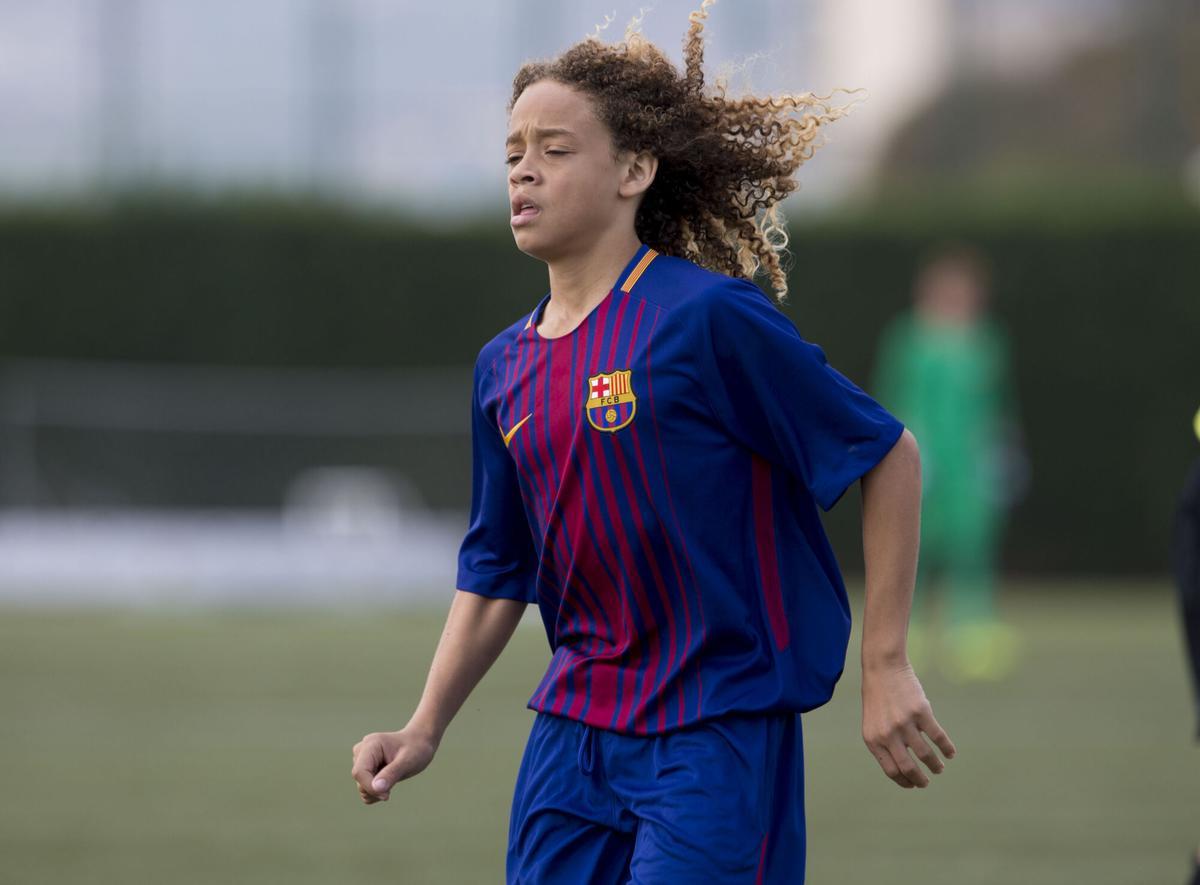 Xavi Simons en las categorías inferiores del FC Barcelona.