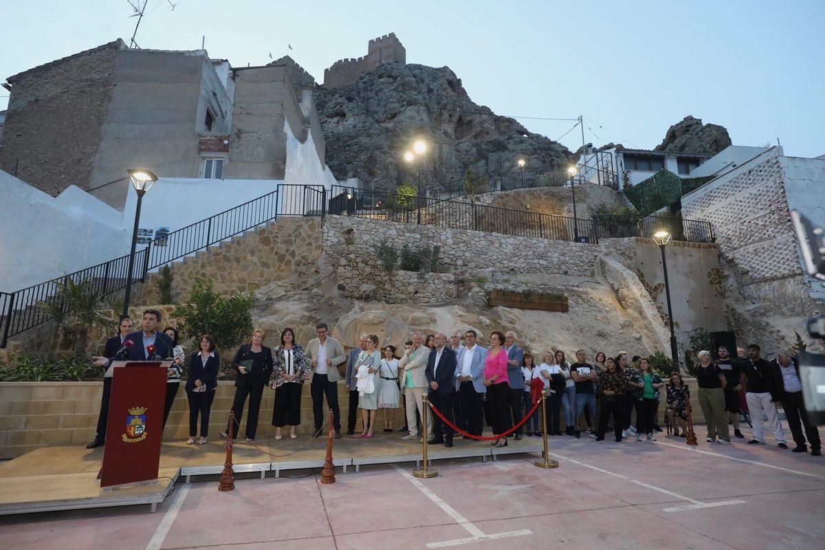 El acto inaugural del Jardín Tomás Maestre Gil en el casco antiguo de Sax.