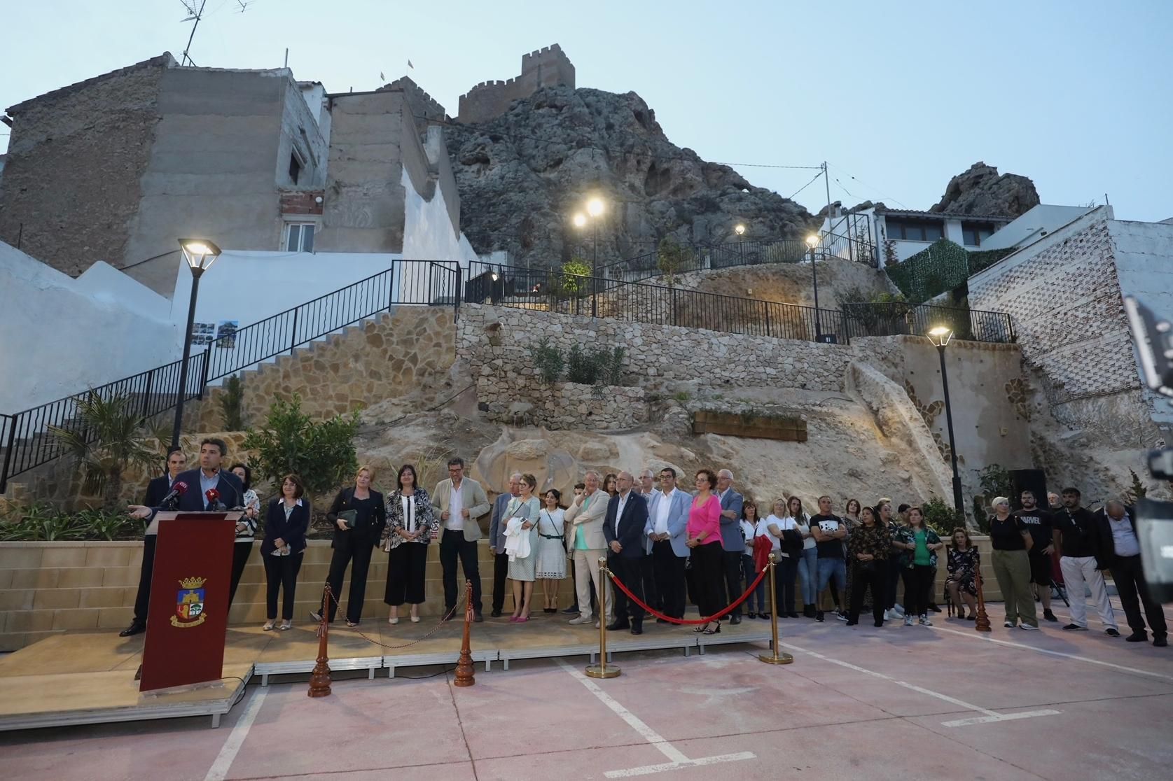 El acto inaugural del Jardín Tomás Maestre Gil en el casco antiguo de Sax.