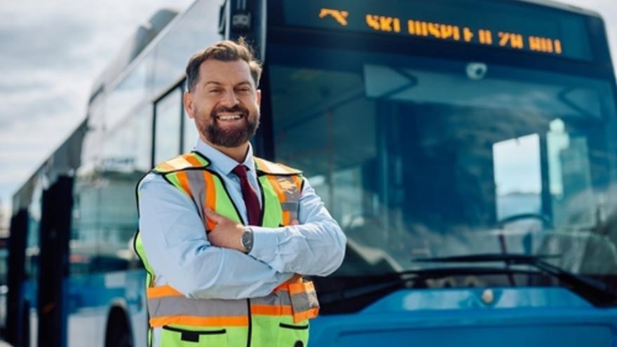 Alemania busca cientos de conductores de autobuses españoles, ofreciendo sueldos de hasta 3.300 euros al mes