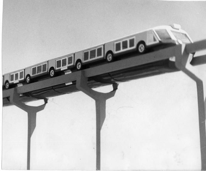 Tren Vertebrado de la Avenida Marítima (1974)