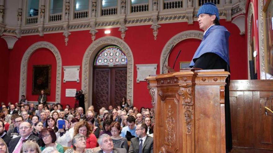 Otín, durante su intervención en el paraninfo de la Universidad de Zaragoza.