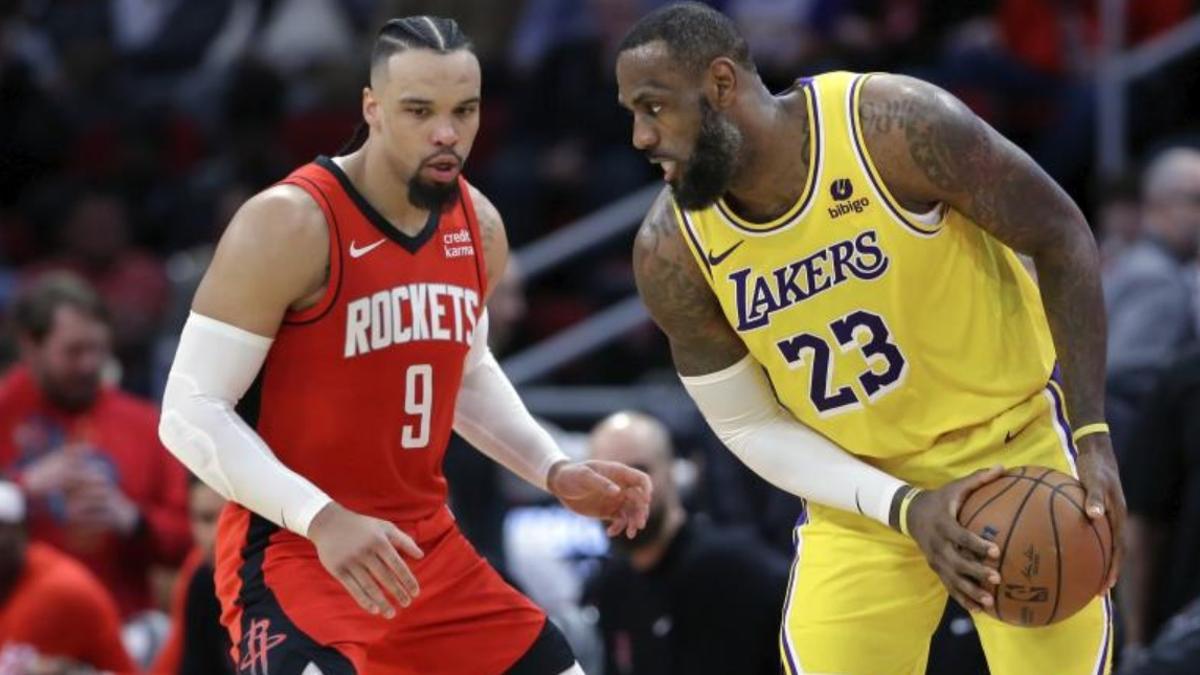 LeBron James y Dillon Brooks en la victoria de los Rockets contra los Lakers