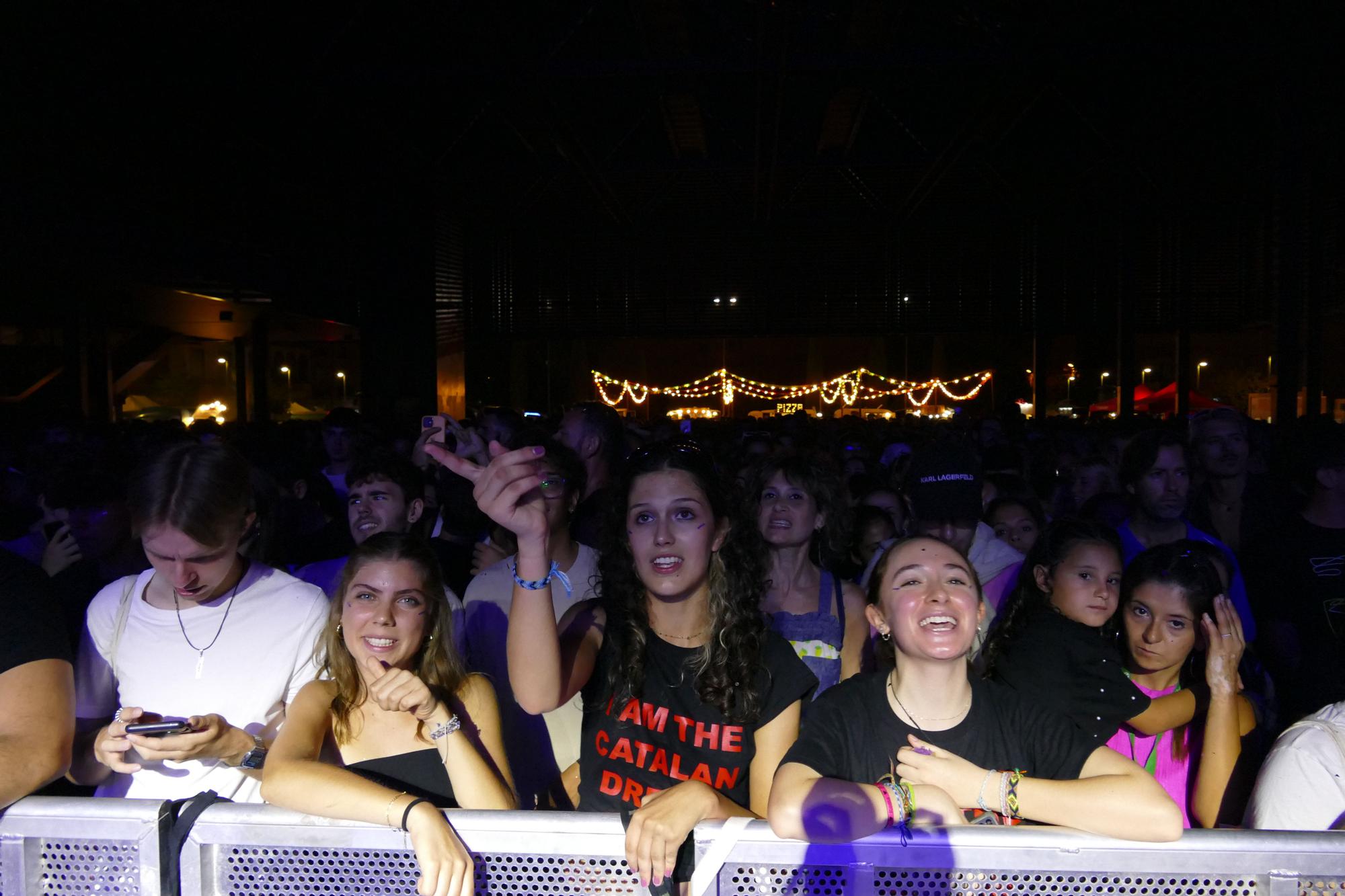 Llum, foc, confeti i molta música a la tercera nit d'Acústica