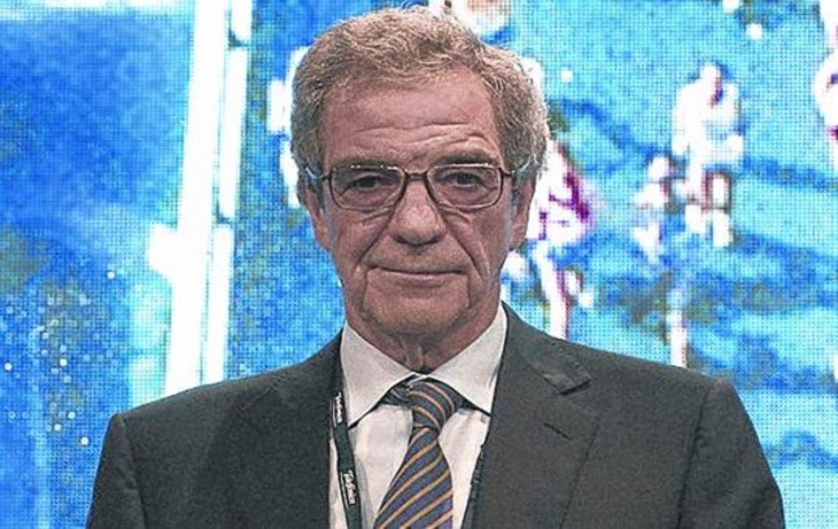 Javier Solana 3 L’exsecretari general de l’OTAN fitxa com a patró independent juntament amb Salvador Alemany i Jaume Lanaspa Javier Solana 3 L’exsecretari general de l’OTAN fitxa com a patró independent juntament amb Salvador Alemany i Jaume Lanaspa