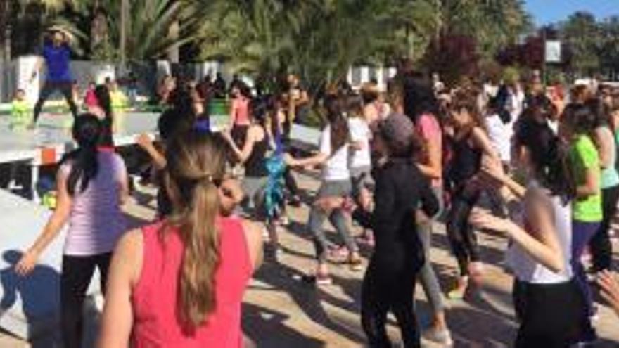 Las actividades paralelas "calientan" el Medio Maratón de Elche