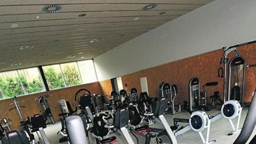 El nuevo gimnasio de Vega de Arriba, ya equipado.