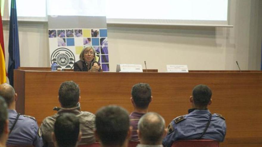 Montserrat Fillol durante la conferencia en Usos Múltiples II. i J. C. GUERRA