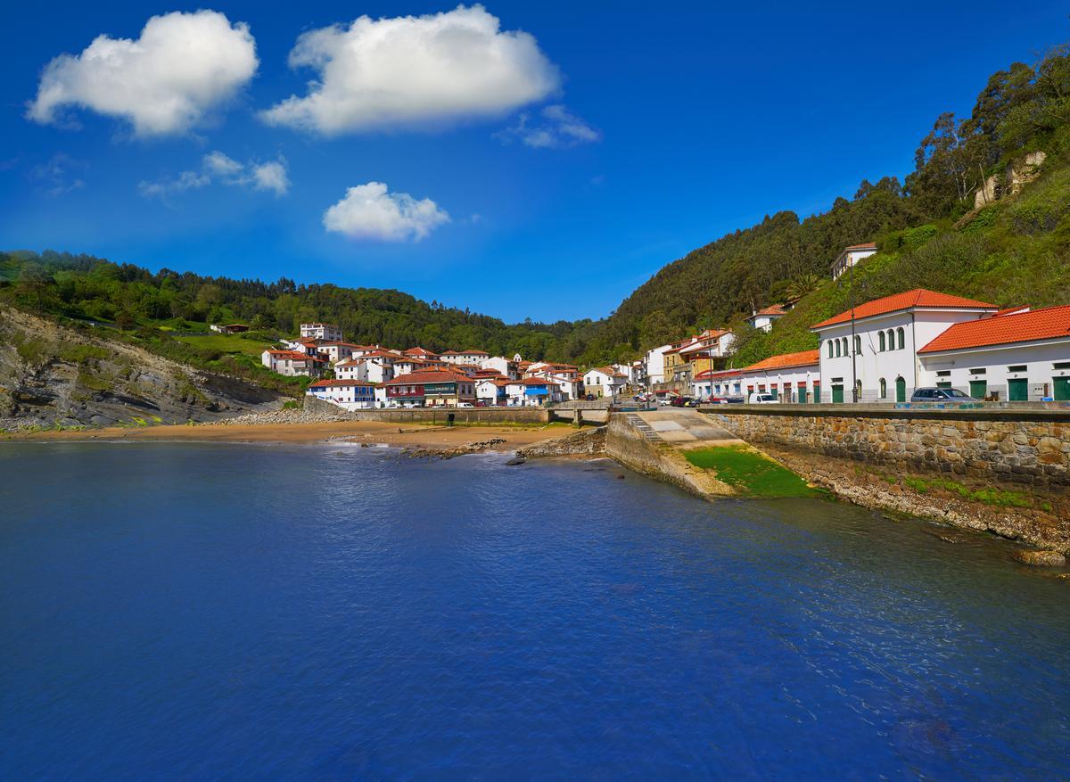 La playa de Tazones en Asturias