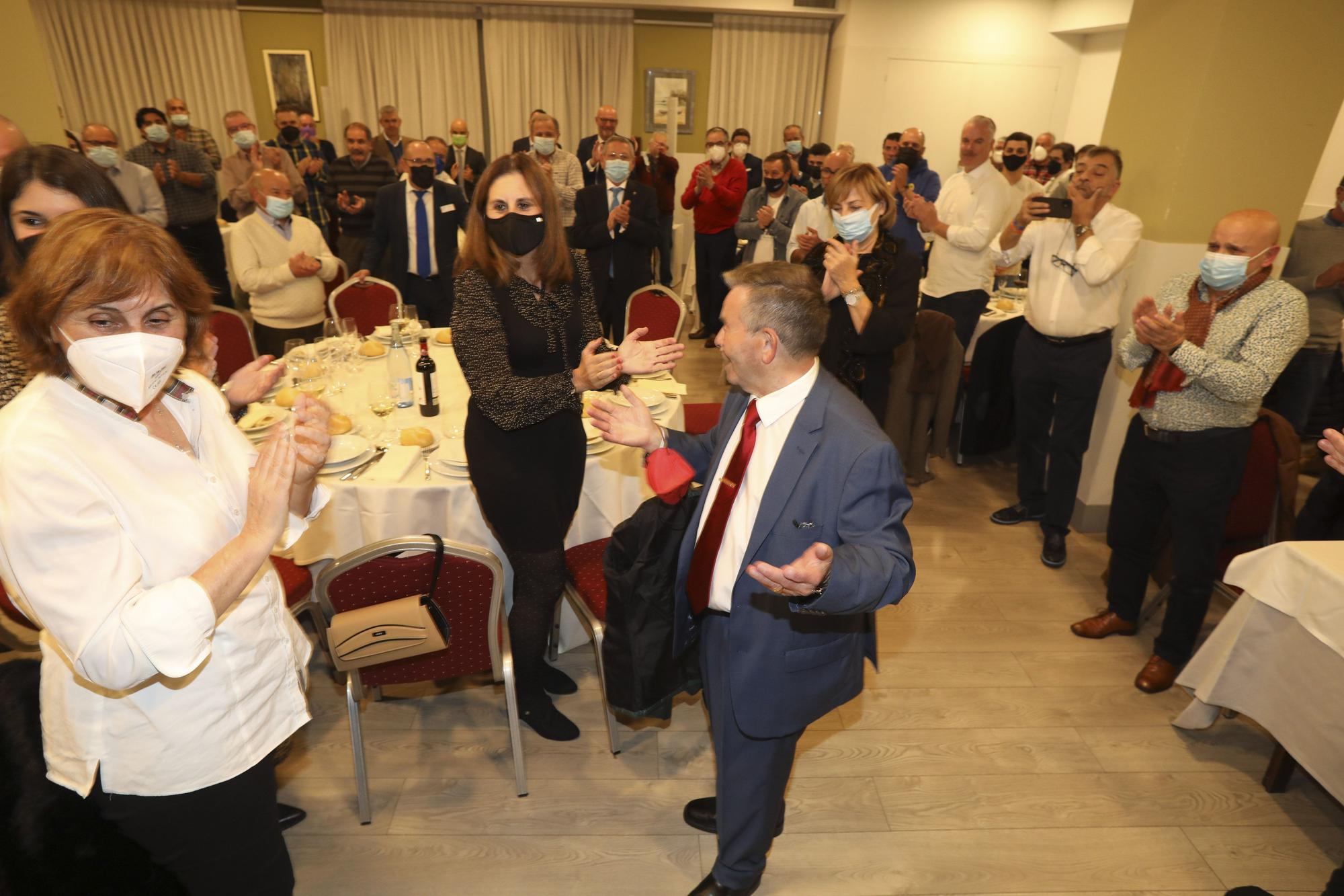 Homenaje del fútbol avilesino a Maxi González Asprón por su retirada