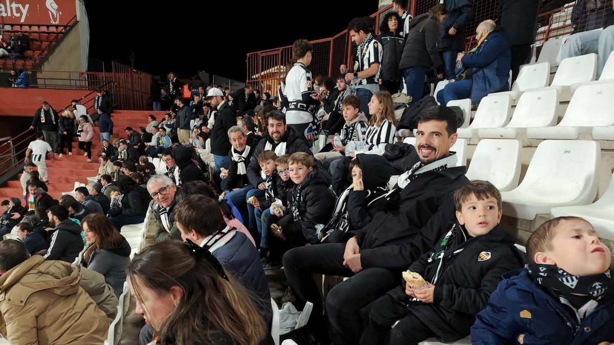 Vídeo: La afición del Castelón entona el 'Pam Pam Orellut' en el Carlos Belmonte